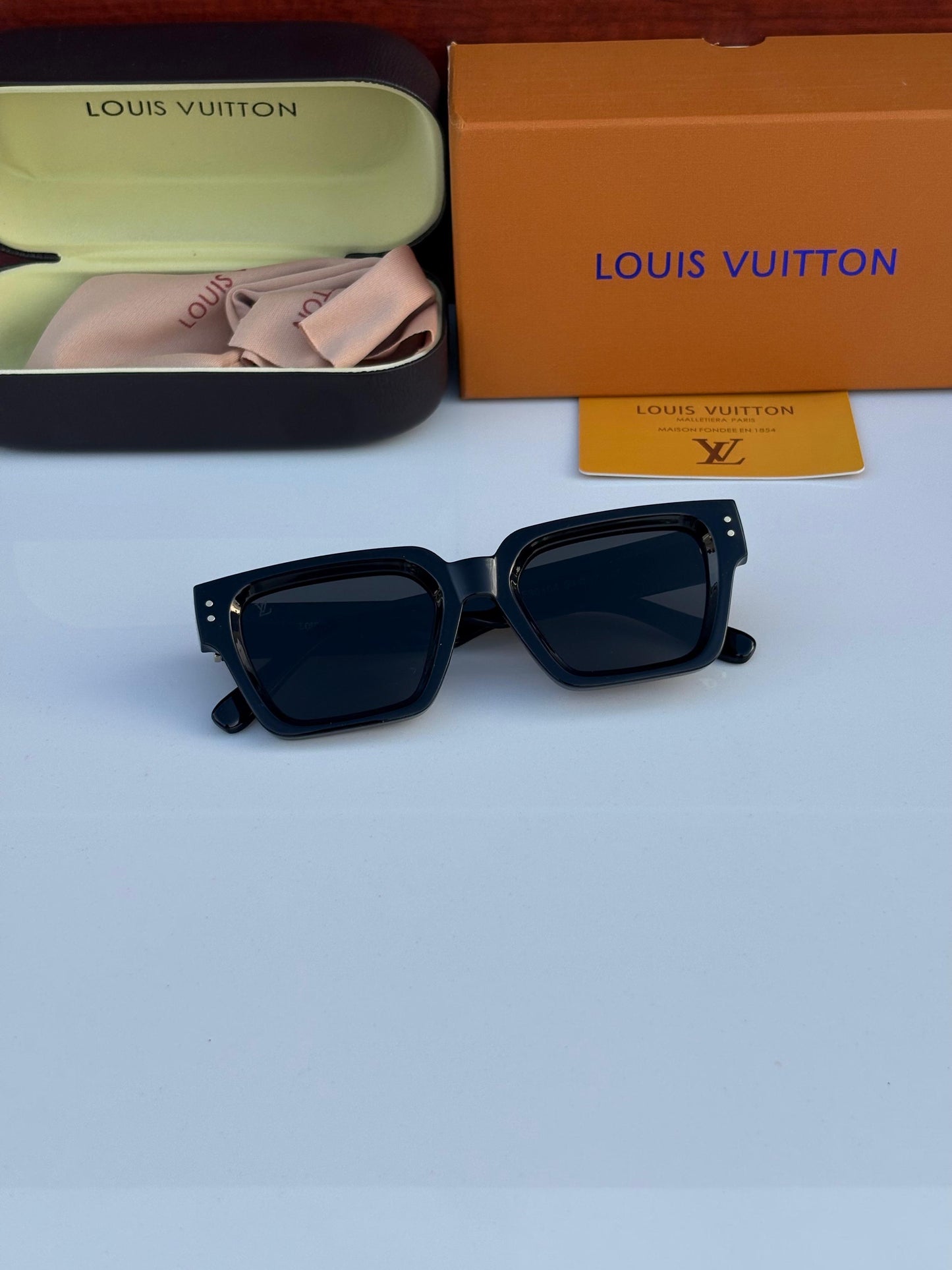 Letest Louis Vuitton Black Shade Square Sunglasses