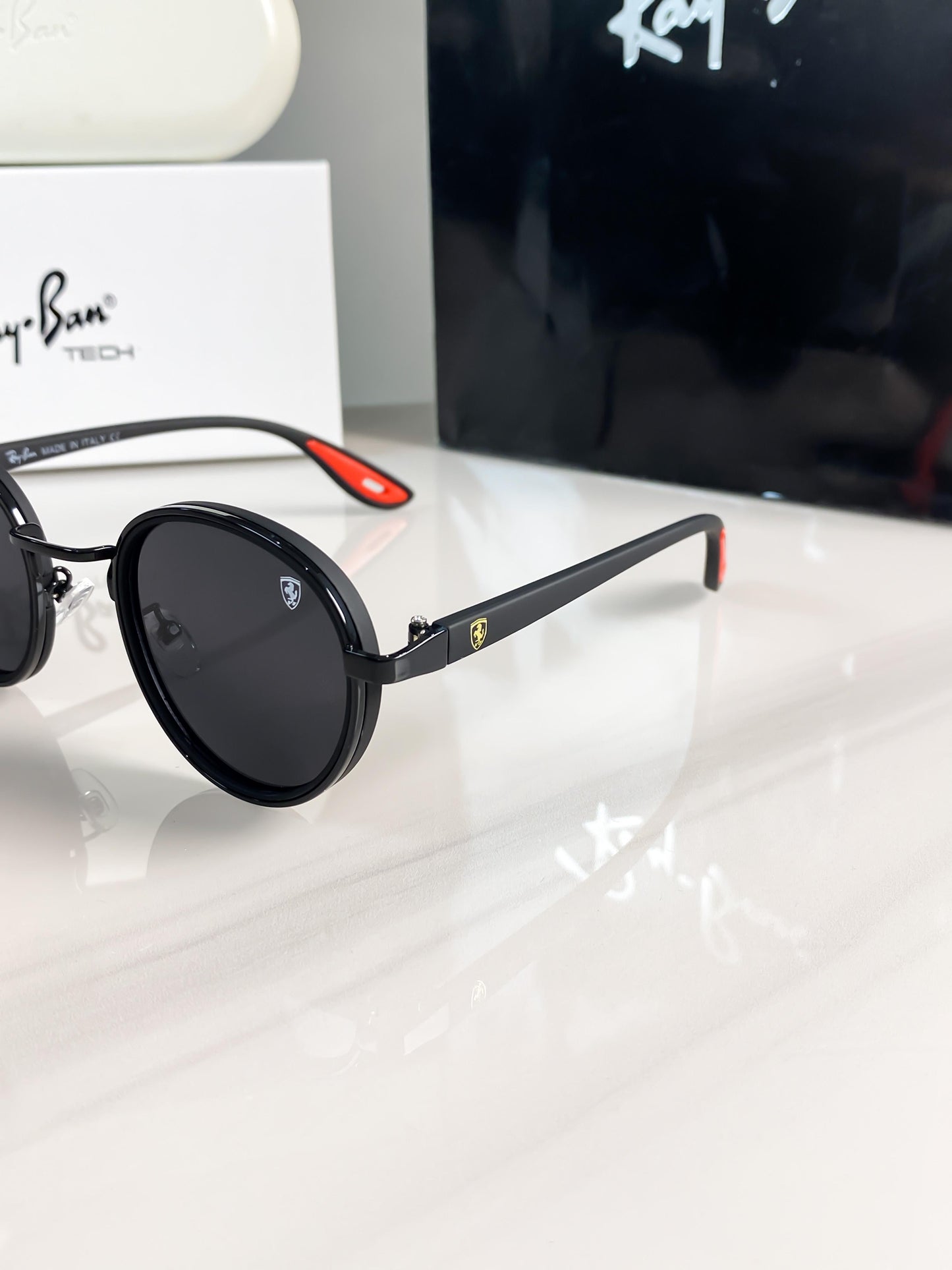Ra-y Ba-n Round Shape Wayfarer Sunglasses