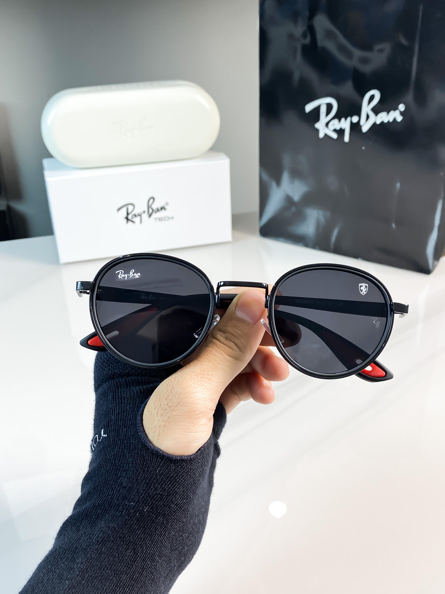 Ra-y Ba-n Round Shape Wayfarer Sunglasses