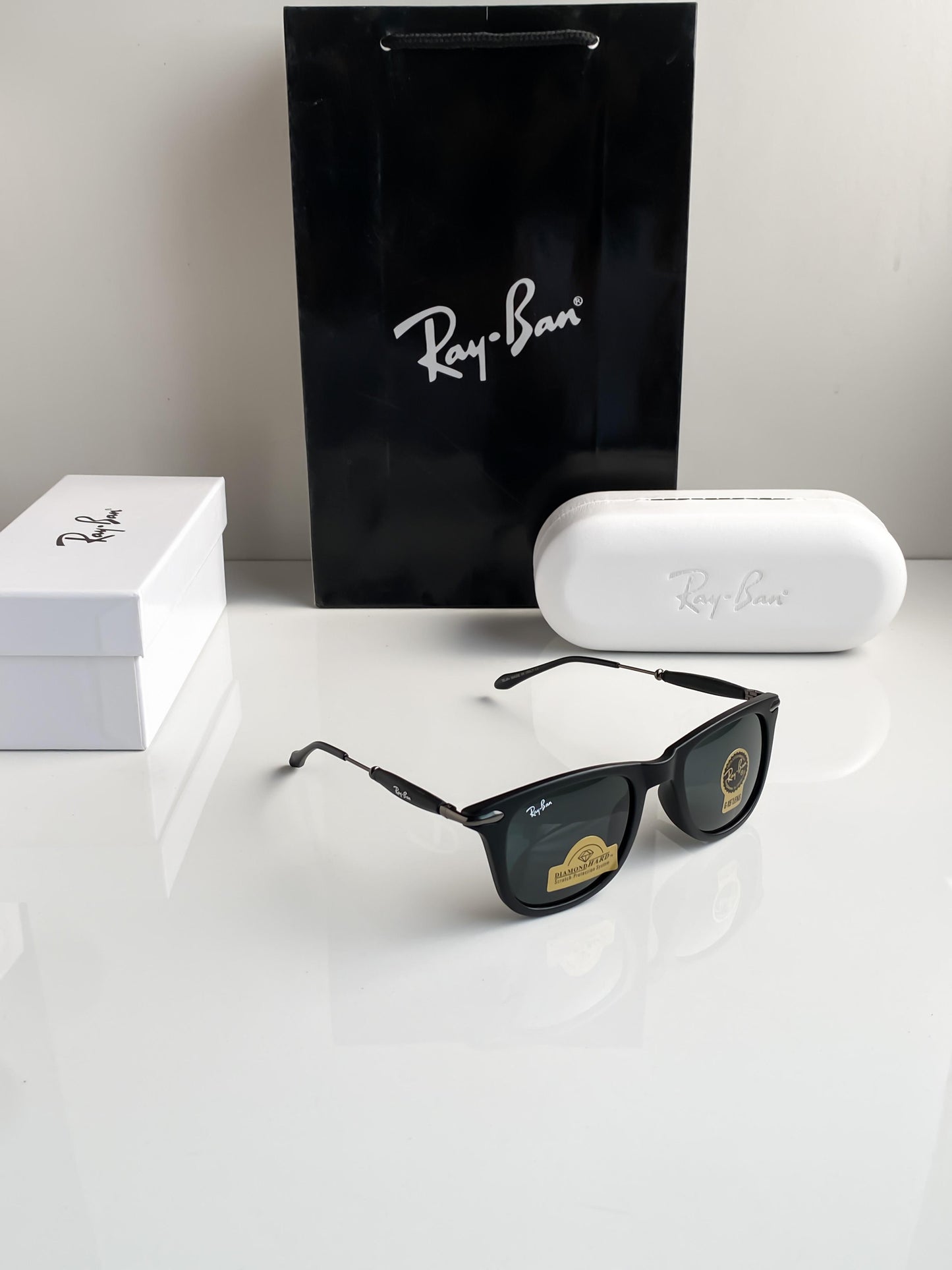 Letest Ray-Ban Black Frame Wayfarer Sunglass