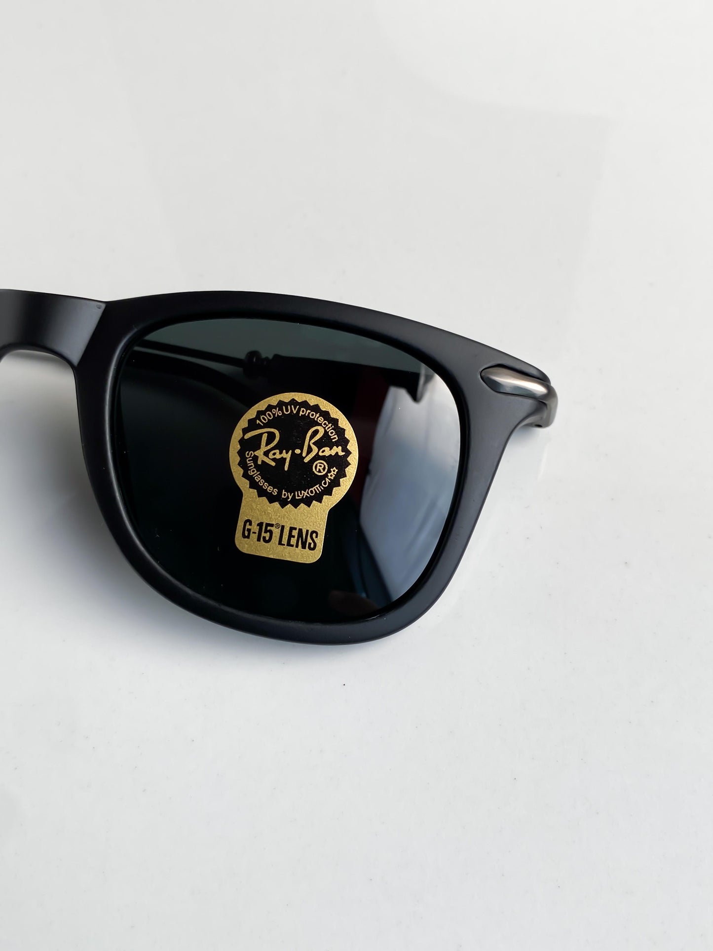 Letest Ray-Ban Black Frame Wayfarer Sunglass