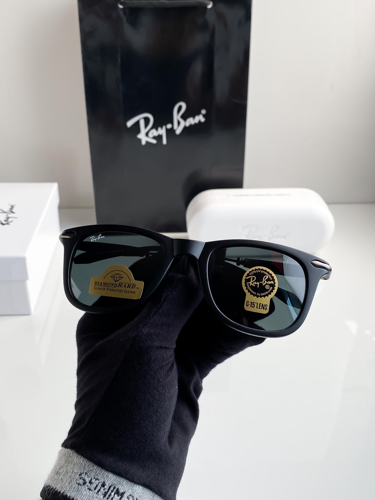 Letest Ray-Ban Black Frame Wayfarer Sunglass