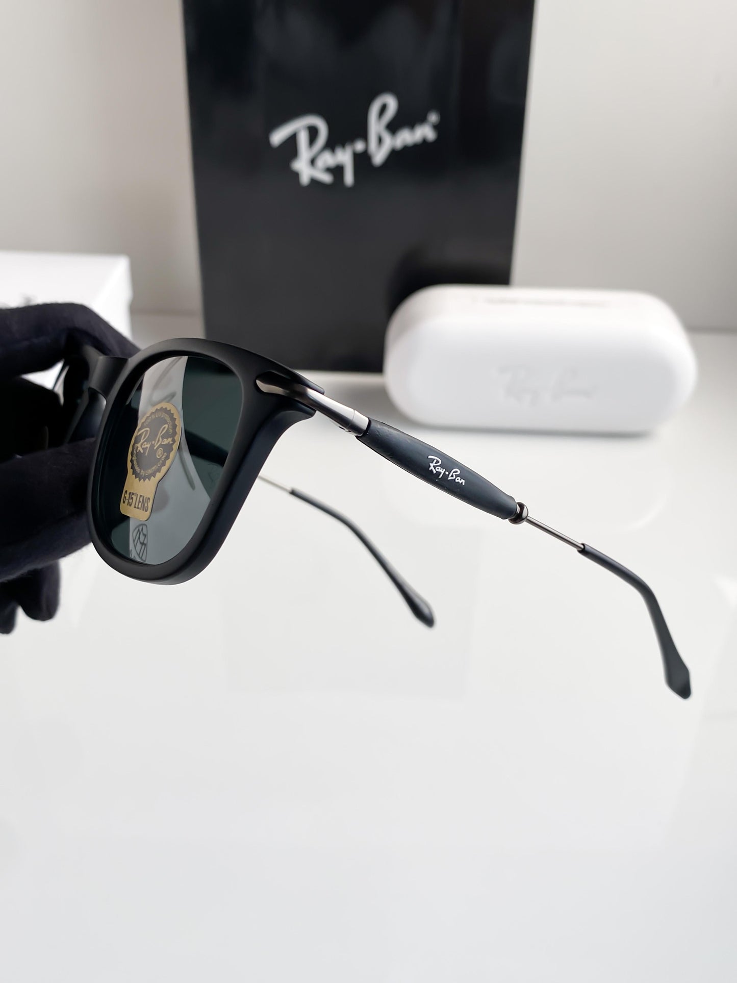 Letest Ray-Ban Black Frame Wayfarer Sunglass