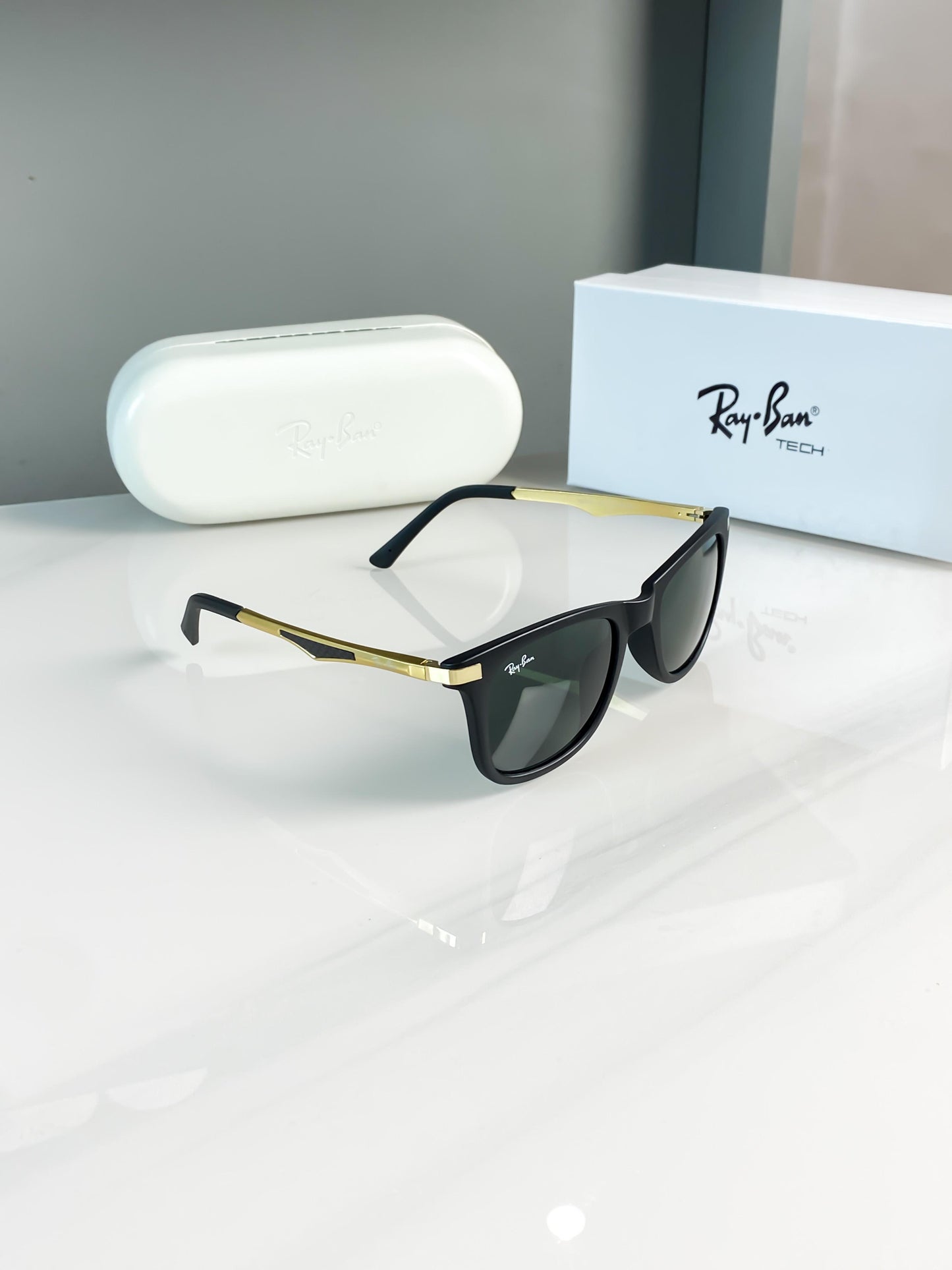 Trendy Ray-Ban Black Frame Wayfarer Sunglasses