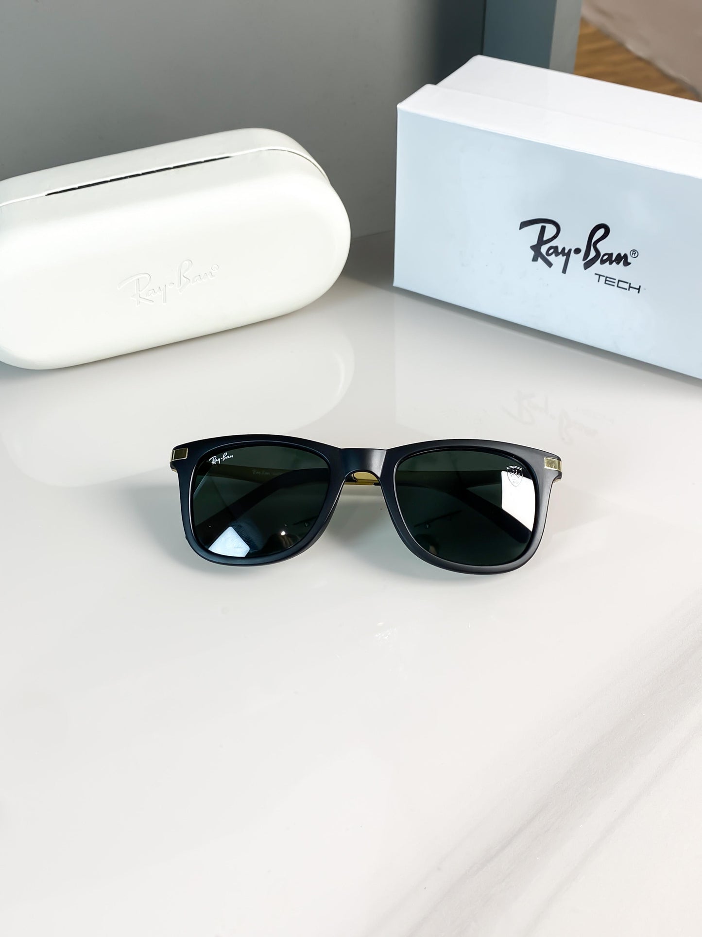Trendy Ray-Ban Black Frame Wayfarer Sunglasses