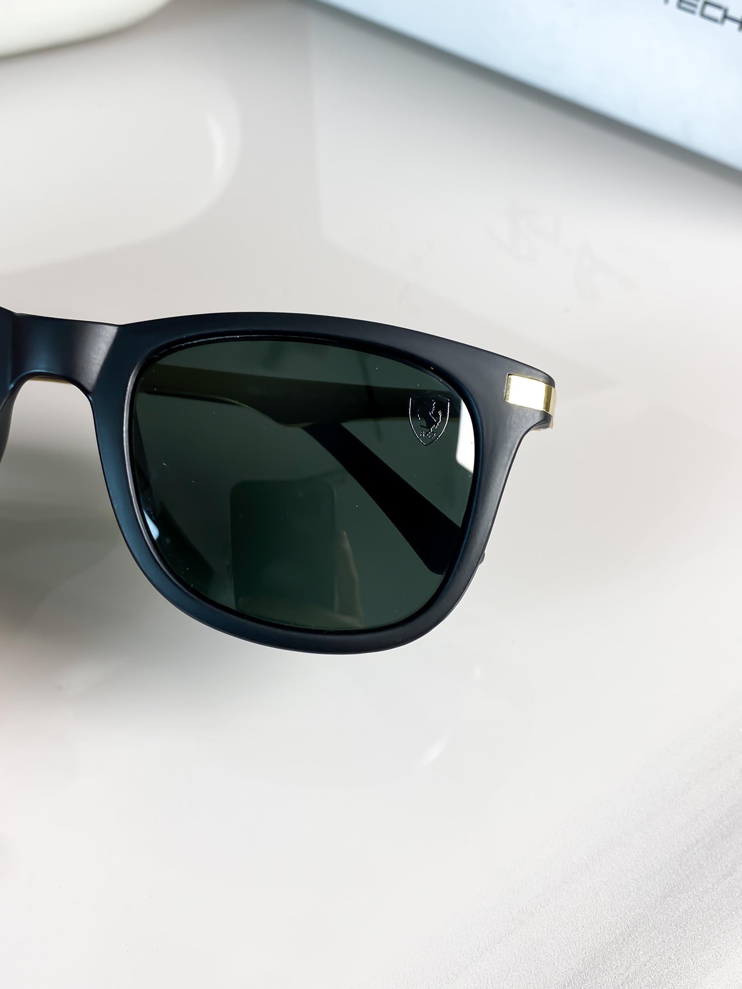 Trendy Ray-Ban Black Frame Wayfarer Sunglasses